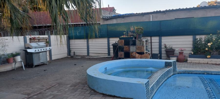 3 Bedroom Property for Sale in Oos Einde North West